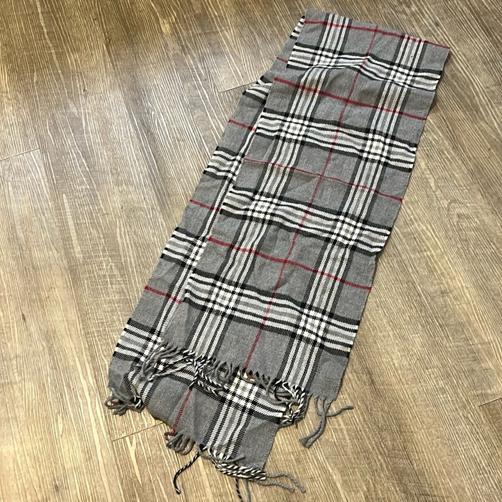 John Ashford Men’s grey plaid scarf